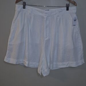 GAP White Pleated Women's Shorts